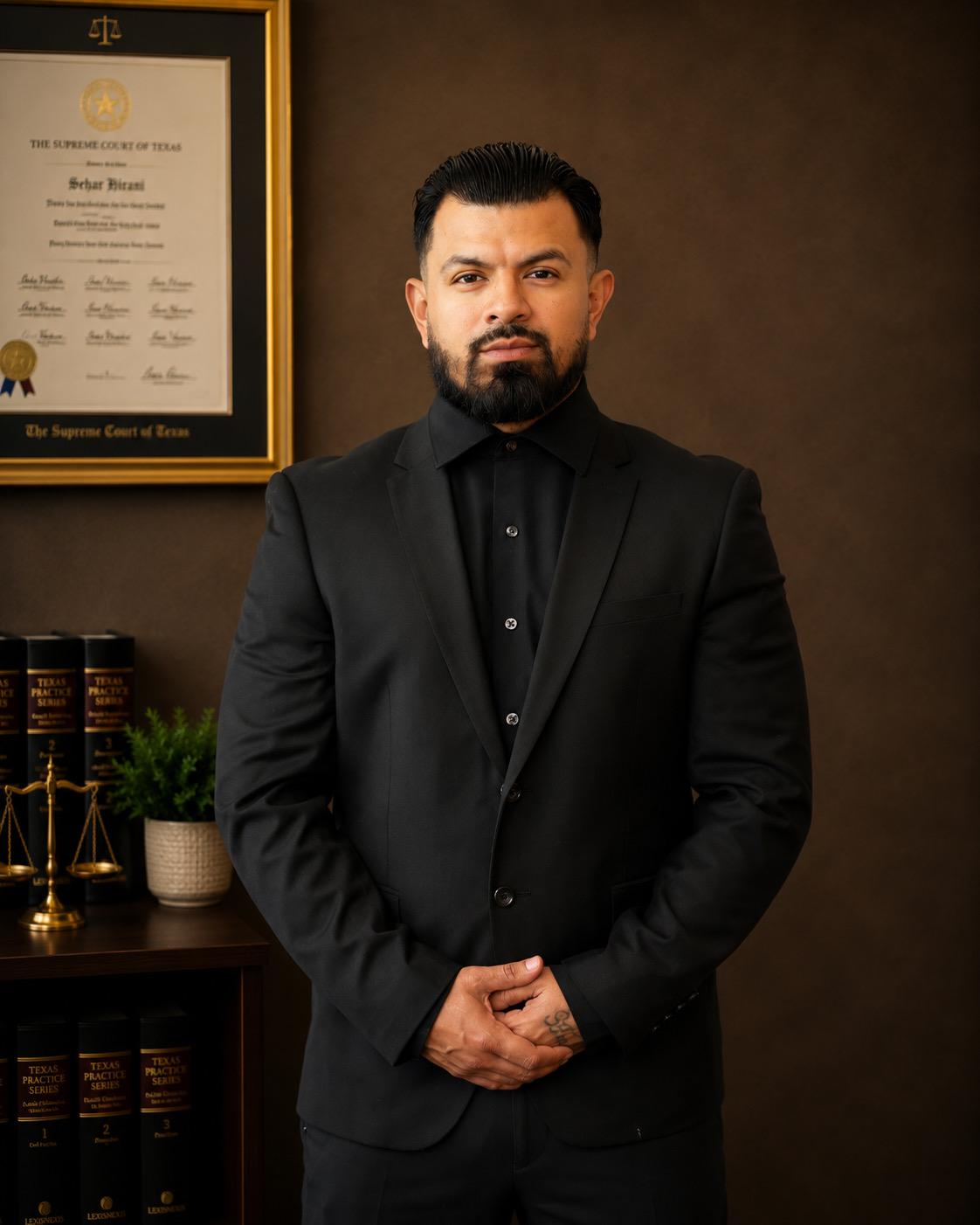 Carlos Peraza — Gerente de Admisión